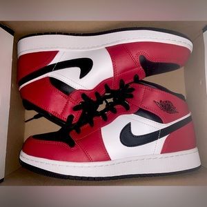 Air Jordan 1 Chicago Black Toe